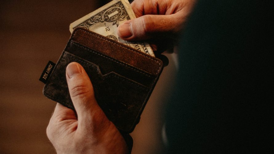 お金が欲しいからですか副業するんですか?